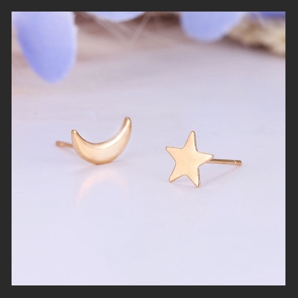 🌙NEW Boho Moon & Star Celestial Earrings Studs🌟 - Picture 1 of 4